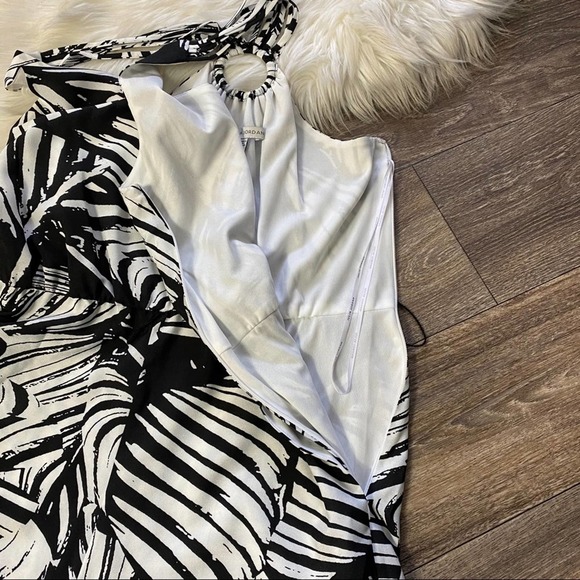 Julia Jordan Palm Leaf Print Jumpsuit - Picture 10 of 10